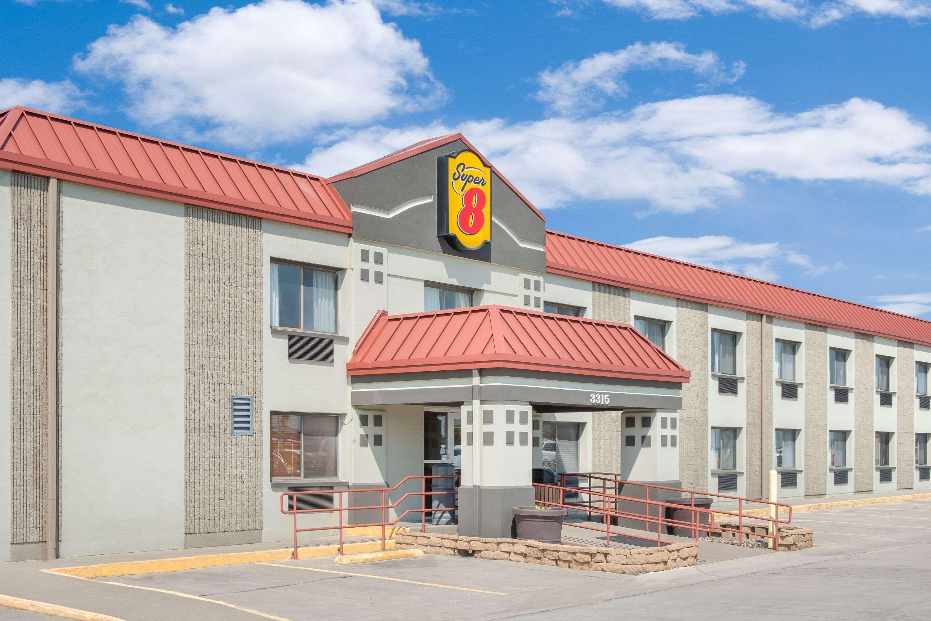Super 8 By Wyndham Marshalltown Екстер'єр фото
